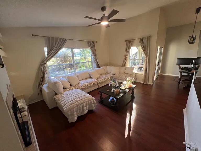 Living room - 15412 Amberbeam Blvd