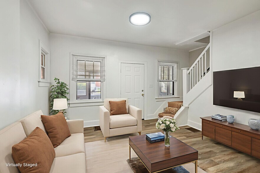 Building Photo - 2231 Flora St