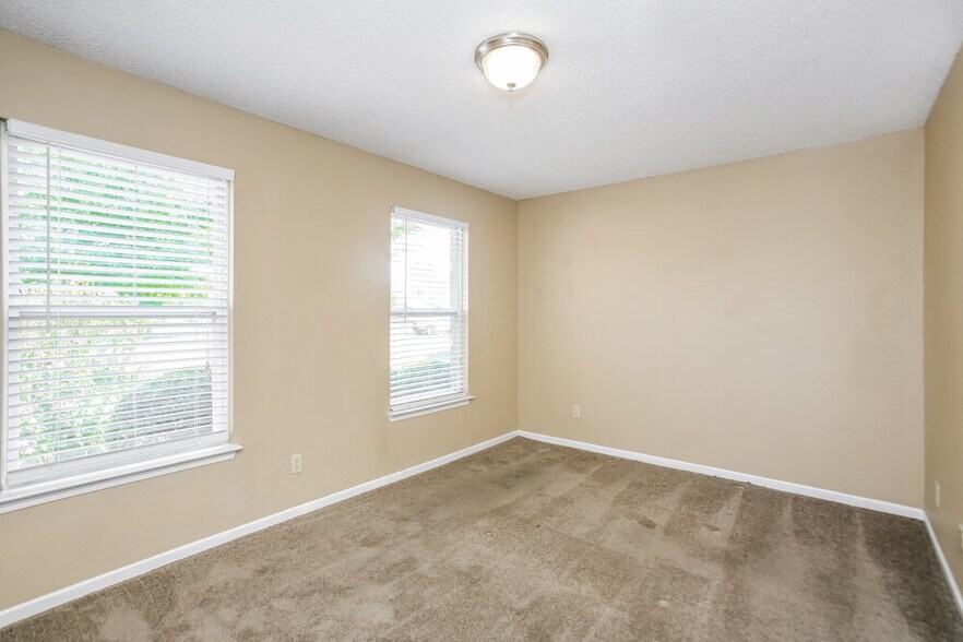 Building Photo - 5768 N Peppereel Way