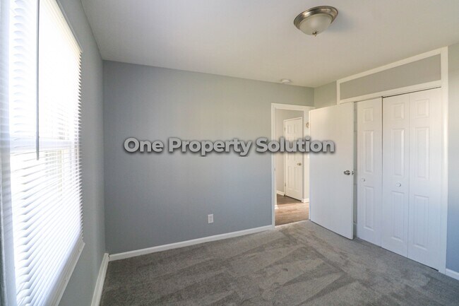 Building Photo - 3206 Kenwood St