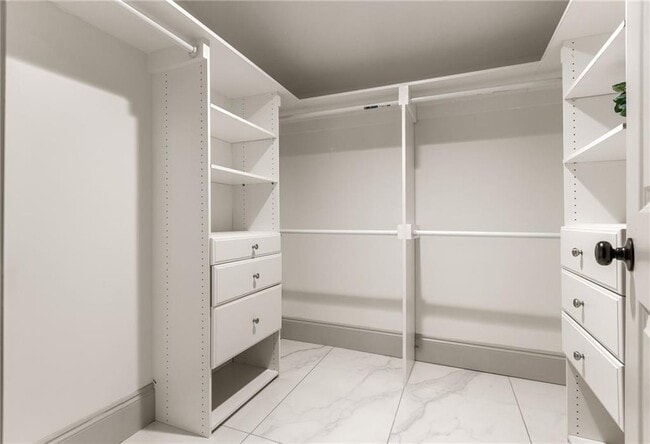 Building Photo - 3455 Rainey Ave