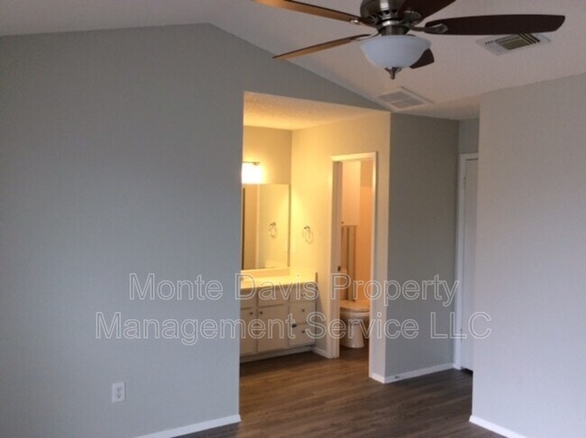 Building Photo - 11800 Alpheus Ave