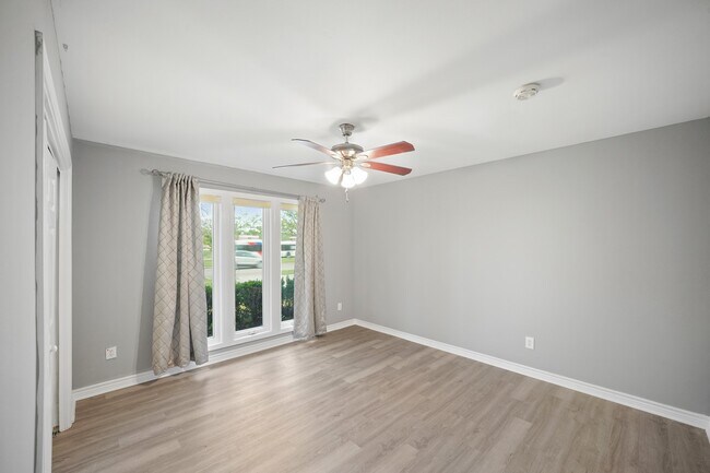 Building Photo - 6215 S Braeswood Blvd