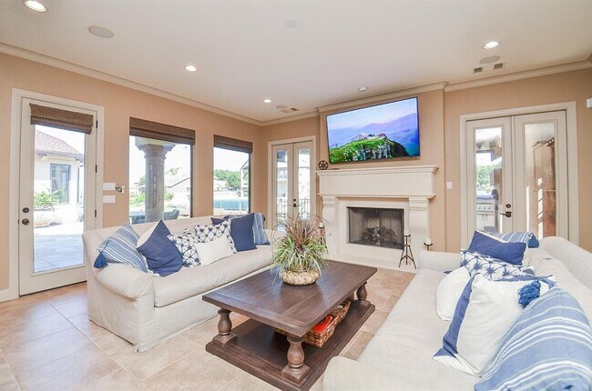 Building Photo - 12316 Oak Bend Cir