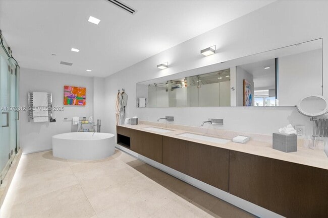 Building Photo - 4921 Fisher Island Dr