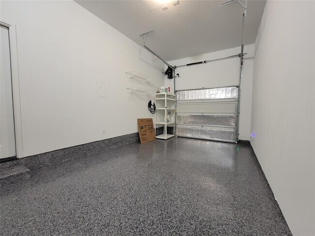 Building Photo - 1301 Showbox St