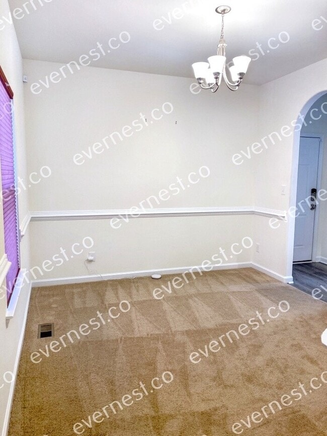 Building Photo - 102 Ridgeway St