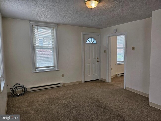 Building Photo - 258 Ringgold St