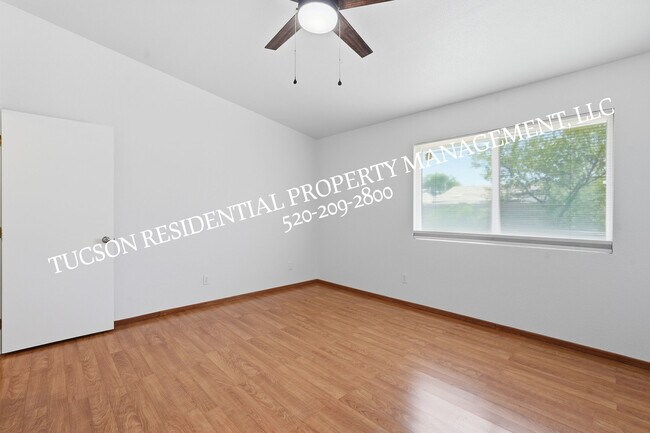 Building Photo - 2531 W Glenbrook Way