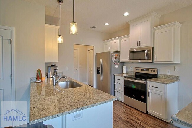 Building Photo - 681 Abode Ave