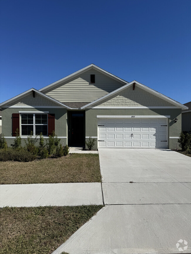 Building Photo - Beautiful Home