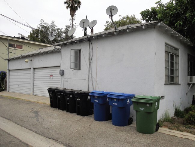 Building Photo - 4755 Kraft Ave