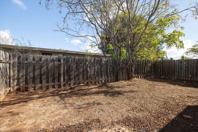 Building Photo - 767 Ball Ave