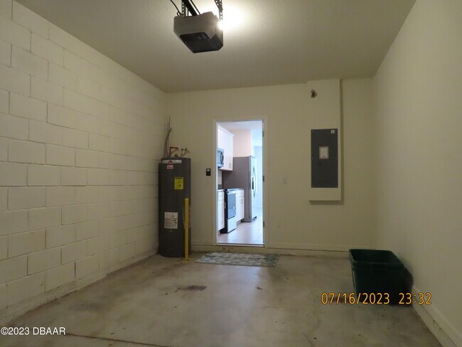 Building Photo - 4 BELLA LAGO Cir