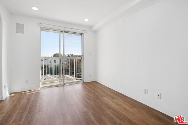 Building Photo - 12010 Texas Ave