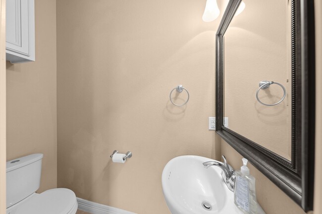 Building Photo - 2906 Anita St