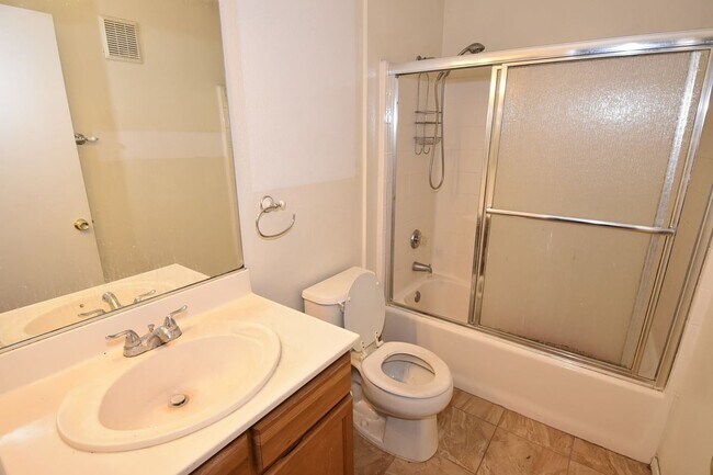 Building Photo - 3125 Casey Dr