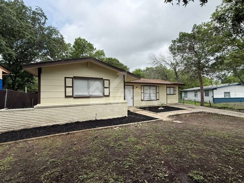 Building Photo - 6407 Greencastle Dr