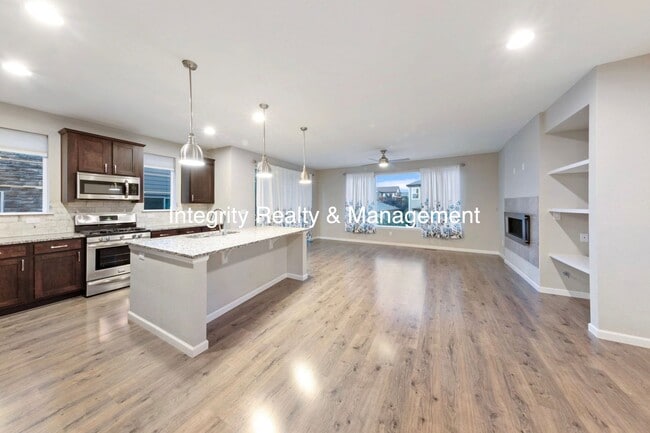 Building Photo - 3 Bed/2.5 Bath Townhome, 1999 sq ft, 2160 Meadows Blvd Unit A