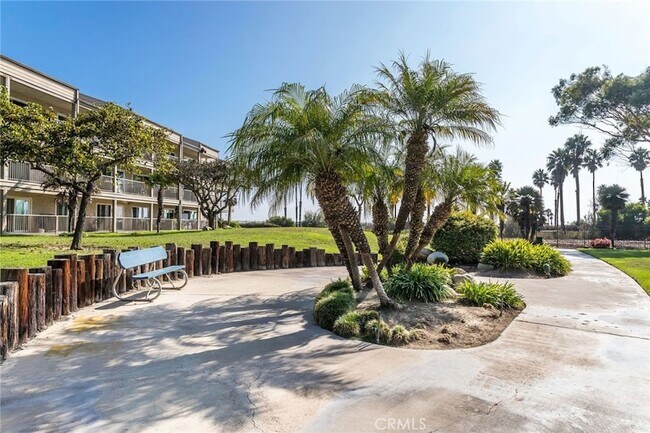 Building Photo - 645 Sunfish Way