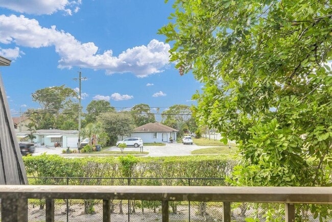 Building Photo - 2333 Waterside Dr