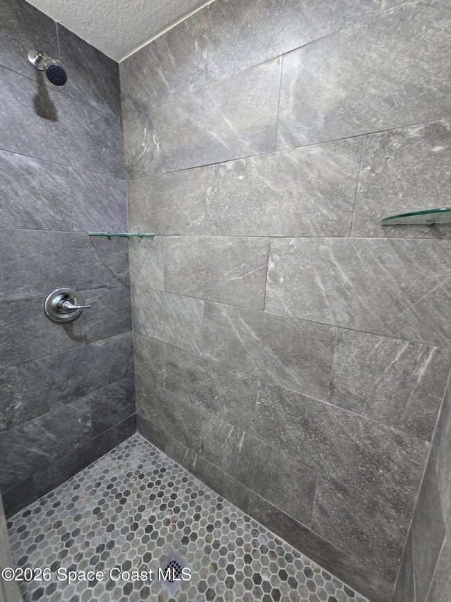 Building Photo - 1620 Bottlebrush Dr