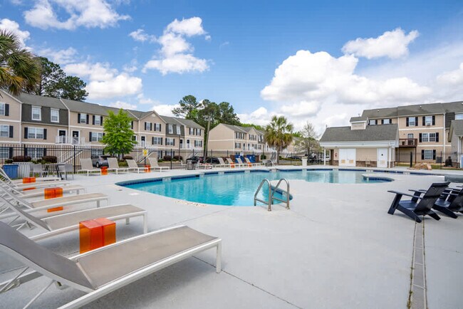 Building Photo - 1051 Southern Dr