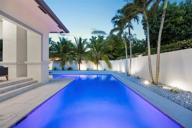 Building Photo - 9580 SW 101st Terrace