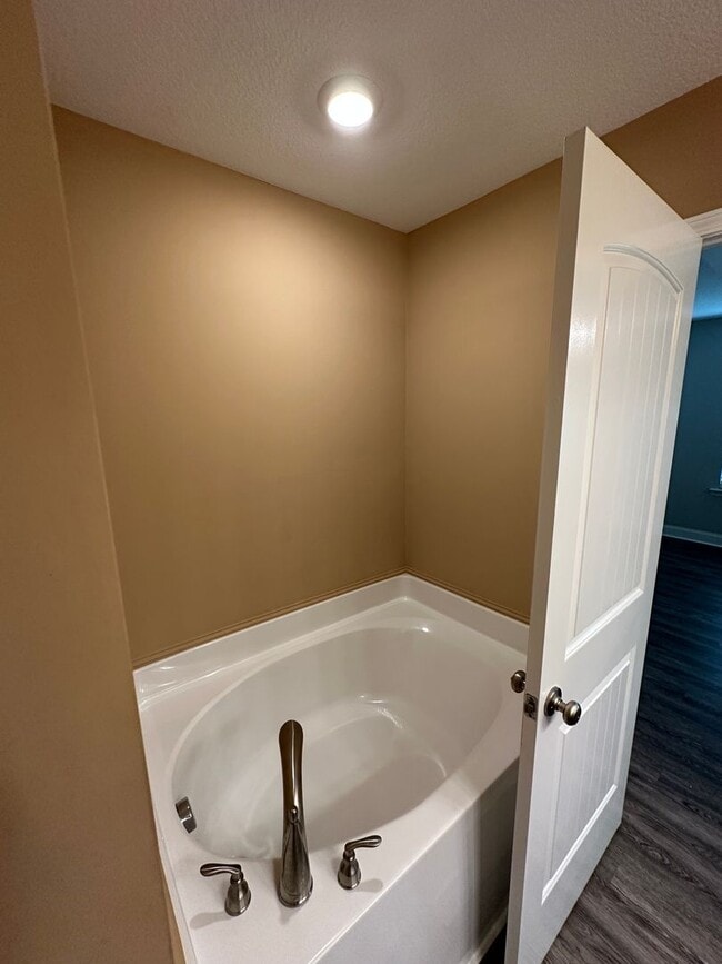 Building Photo - Olive Branch Schools- IMMEDIATE MOVE IN!!! 3 BR/2 BA