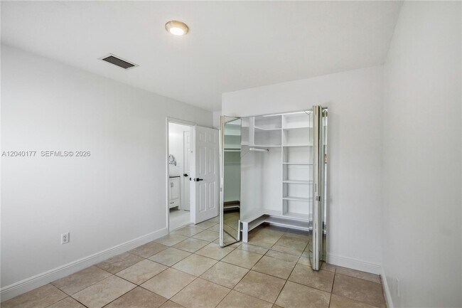 Building Photo - 5113 SW 138th Ave Cir
