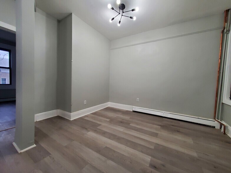 135 W 54th St 2 - 133 W 54th St