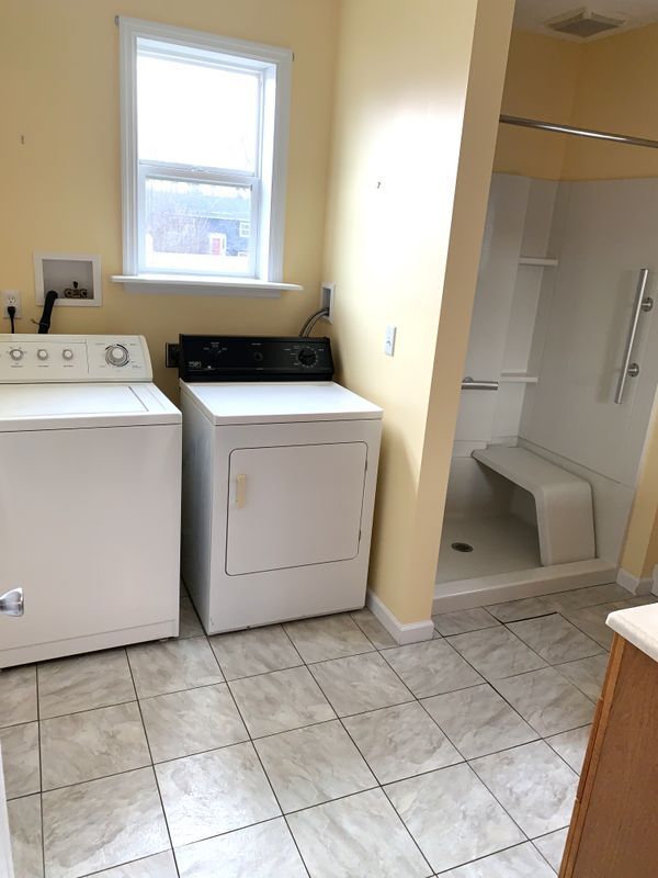 Building Photo - 15 Grounds Pl