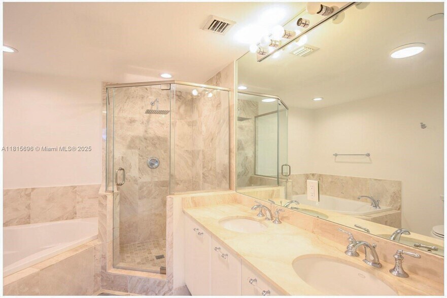 Building Photo - 510 NW 84th Ave