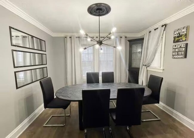 Building Photo - Spacious Cleveland Heights Home in Desirable Neighborhood!