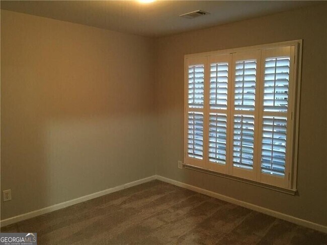 Building Photo - 500 Papillion Trace