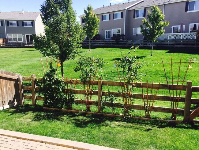 Building Photo - Beautiful 2 Bedroom Townhome in Thriving Erie Community