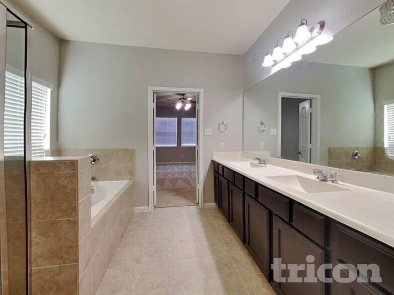 Building Photo - 6123 Bailey's Town Ct