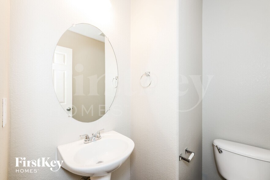 Building Photo - 6245 Maidenhair Fern Ct