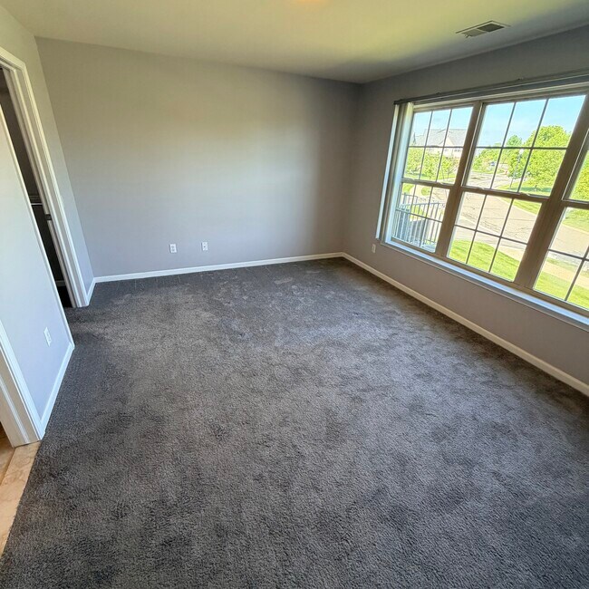 Building Photo - 543 Addington Ln
