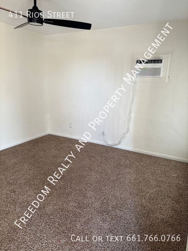 Building Photo - 411 Rios St