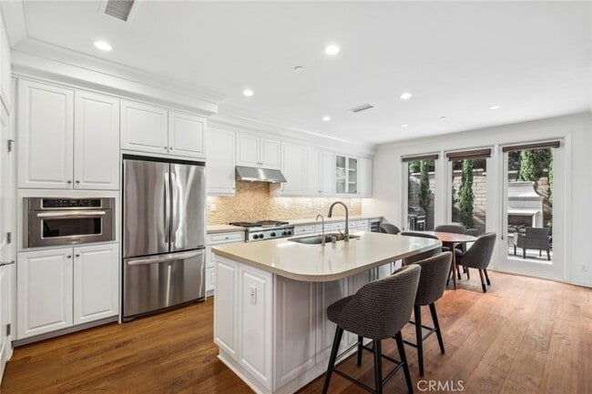 Building Photo - 70 Lupari