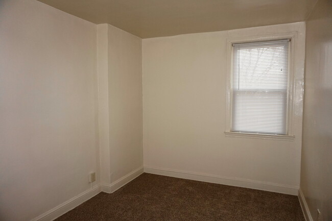 Building Photo - For Rent: Cozy Living at 7235 Holabird Ave...