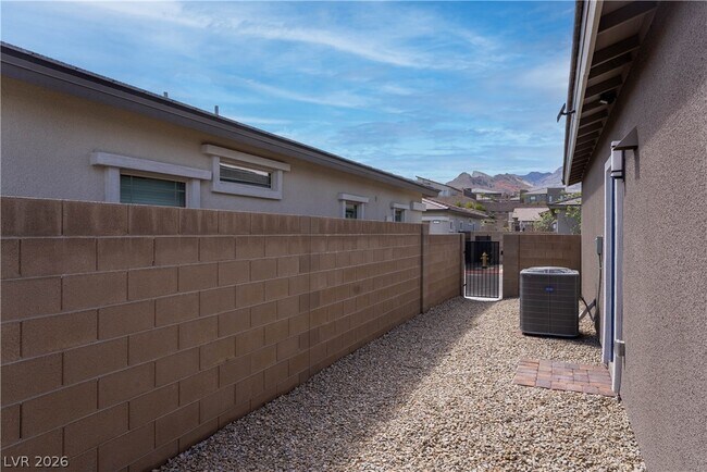 Building Photo - 904 Kings Clf Ln