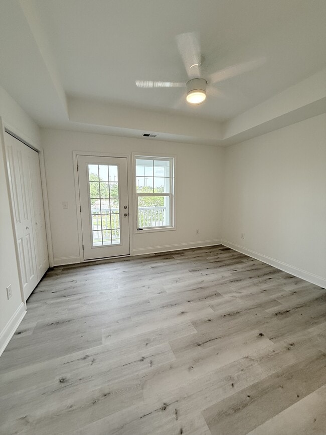 Building Photo - 861 Maxine Ct