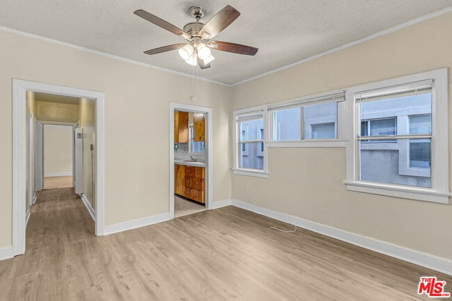 Building Photo - 3801 1/2 Mont Clair St