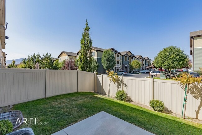 Building Photo - 1317 SilverCrest Dr