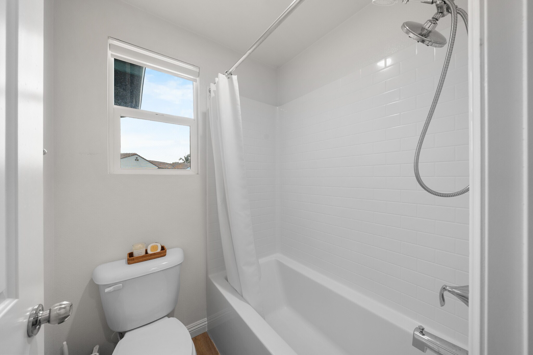 Building Photo - 15026 Olive Ln