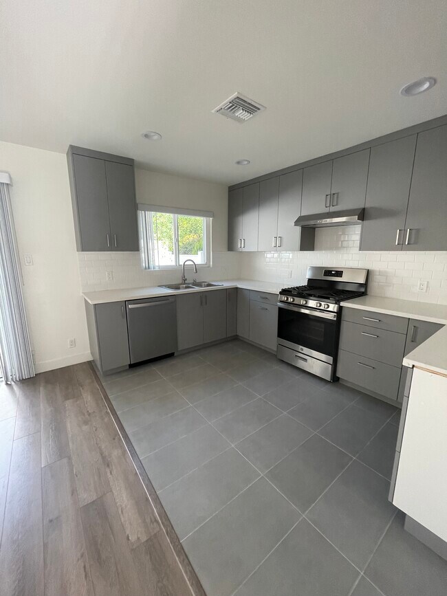 Kitchen - 4530 Orin Ave