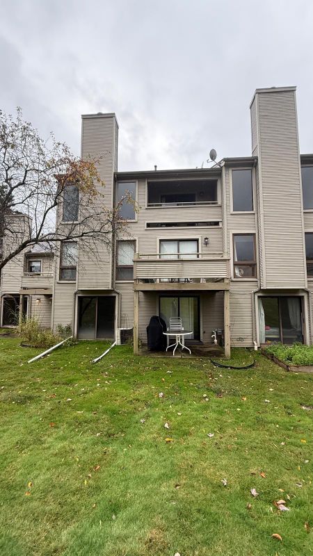 Building Photo - 735 Hamilton Ct