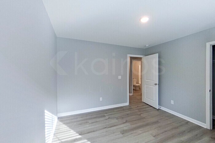 Building Photo - 661 June St